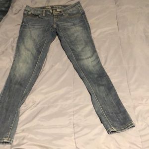 Low rise skinny jeans